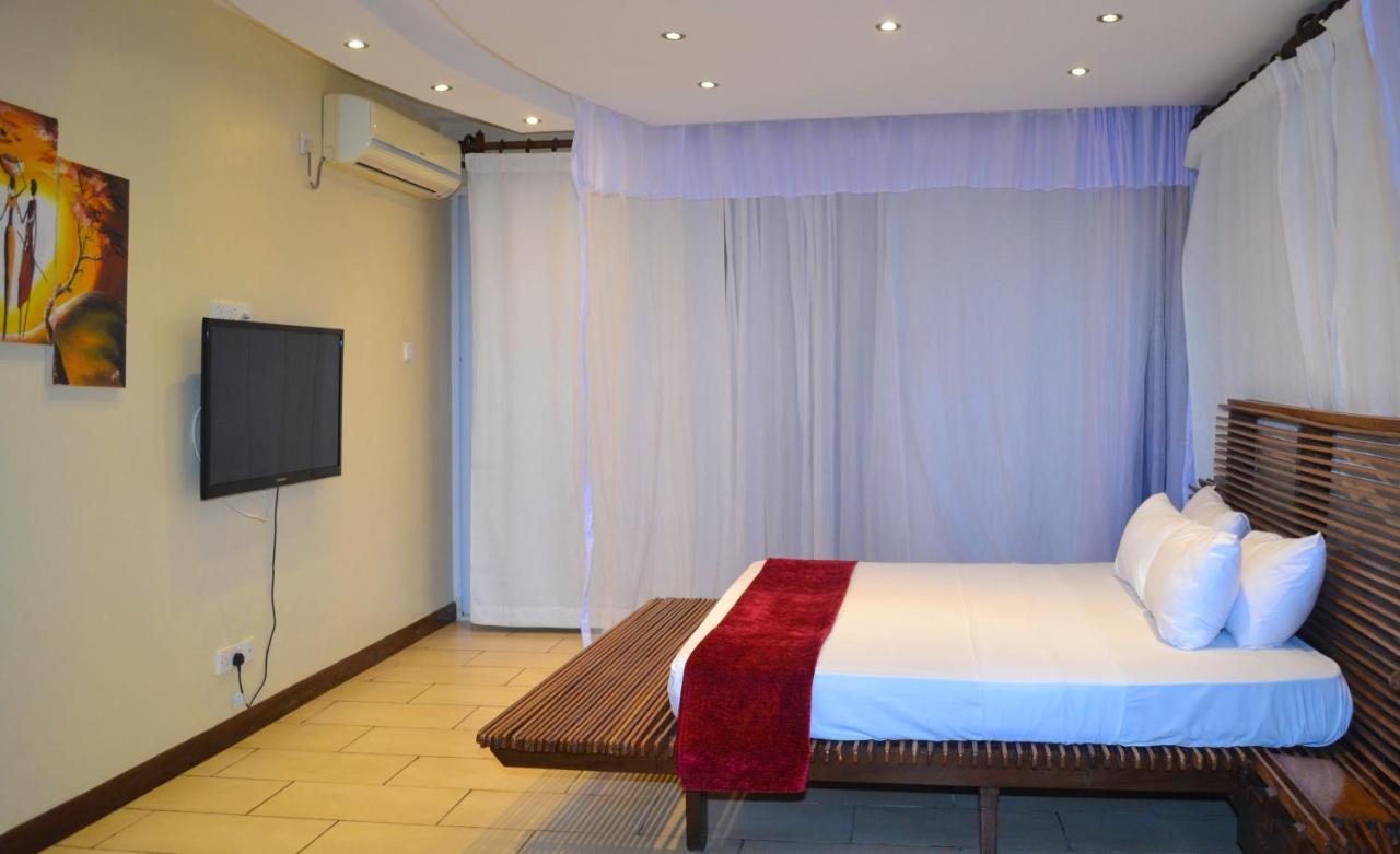 במבורי Cowrie Shell Beach Apartments Official מראה חיצוני תמונה