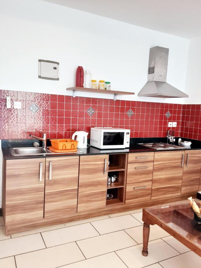 במבורי Cowrie Shell Beach Apartments Official מראה חיצוני תמונה