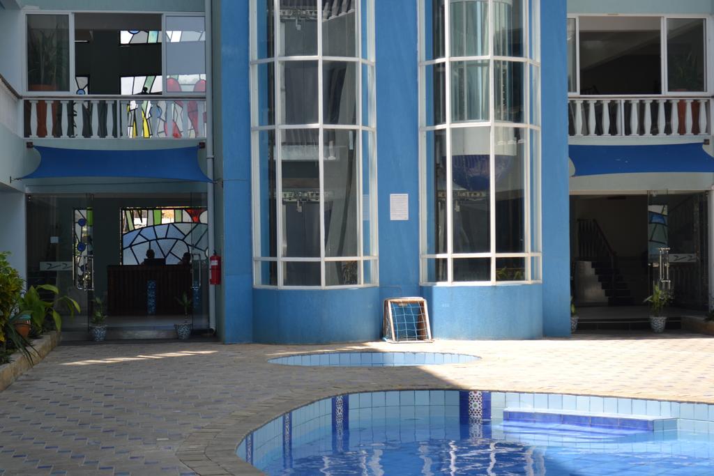 במבורי Cowrie Shell Beach Apartments Official מראה חיצוני תמונה