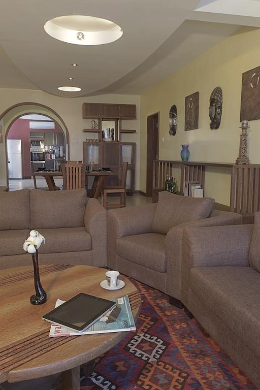 במבורי Cowrie Shell Beach Apartments Official מראה חיצוני תמונה
