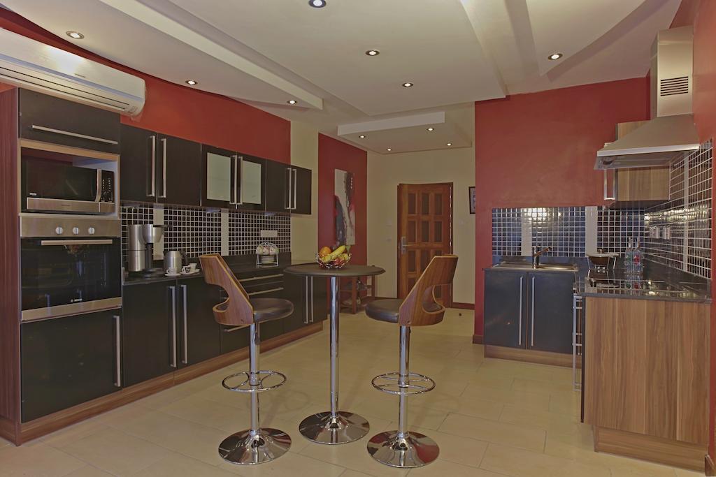 במבורי Cowrie Shell Beach Apartments Official מראה חיצוני תמונה
