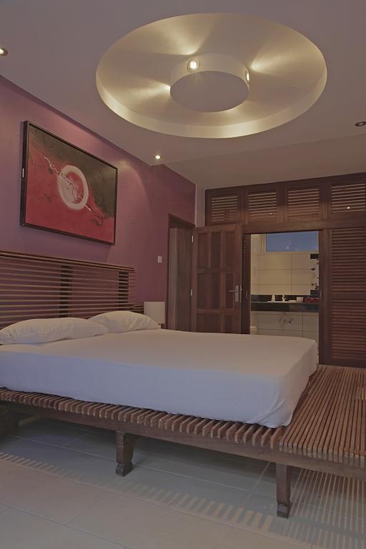 במבורי Cowrie Shell Beach Apartments Official מראה חיצוני תמונה