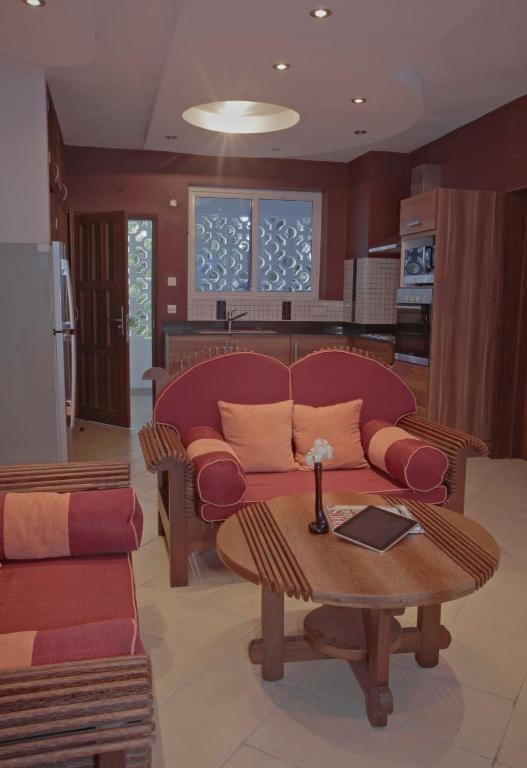 במבורי Cowrie Shell Beach Apartments Official מראה חיצוני תמונה