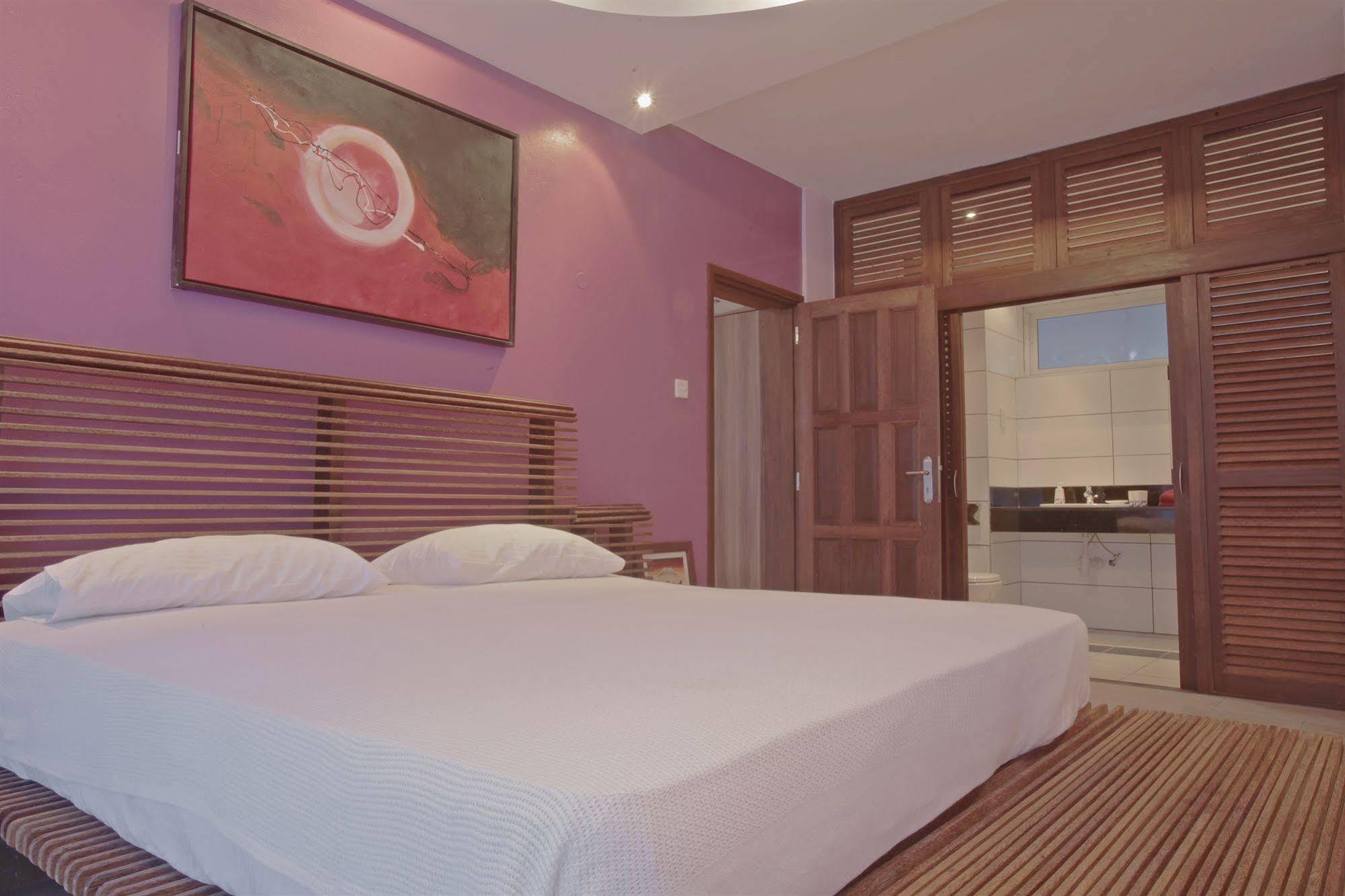 במבורי Cowrie Shell Beach Apartments Official מראה חיצוני תמונה
