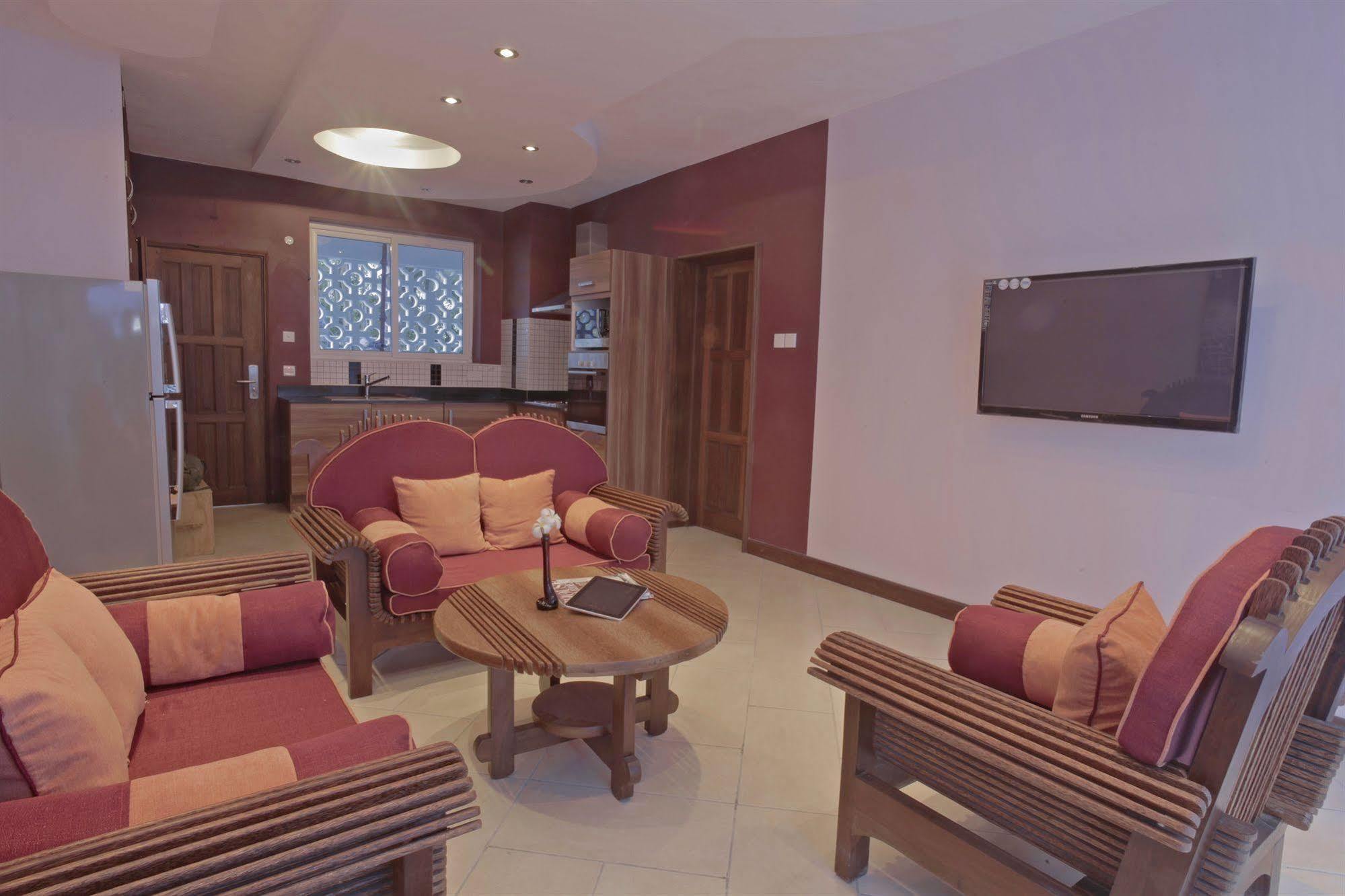 במבורי Cowrie Shell Beach Apartments Official מראה חיצוני תמונה