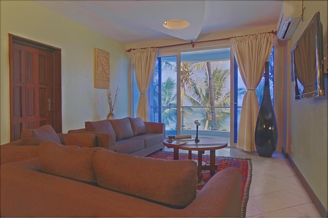 במבורי Cowrie Shell Beach Apartments Official מראה חיצוני תמונה